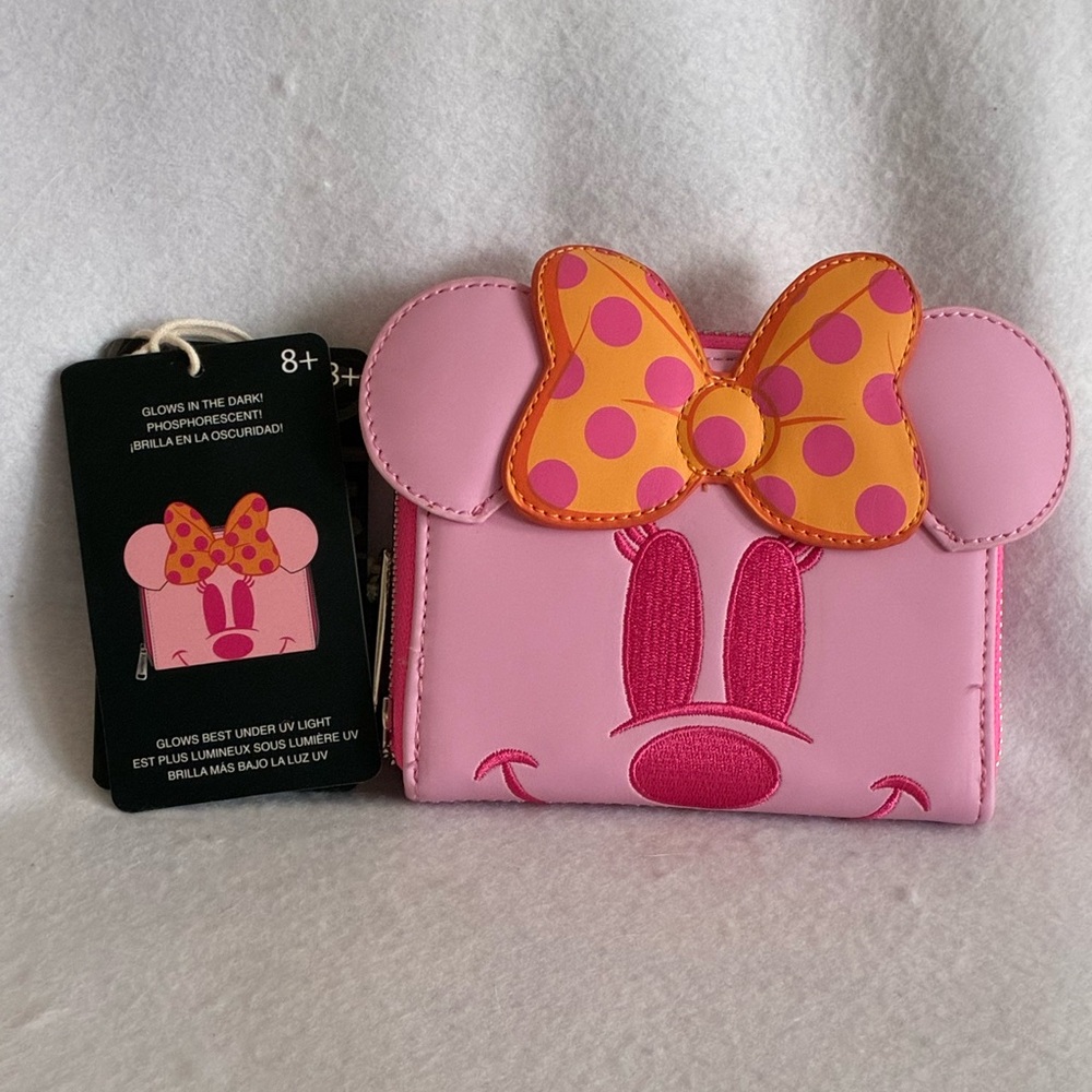 NWT Minnie Mouse Loungefly Wallet